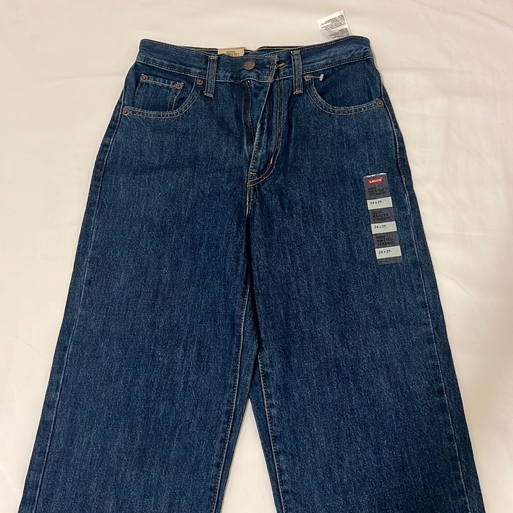 High waisted straight Levi’s